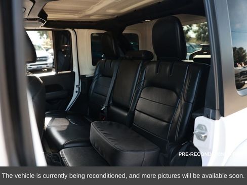Used 2023 Jeep Wrangler Unlimited Sahara image 12