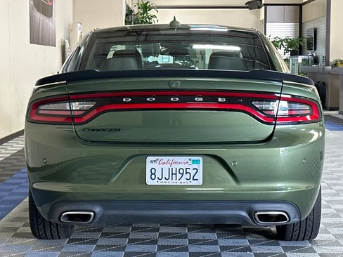 Used 2019 Dodge Charger SXT w/ Plus Group RWD image 5