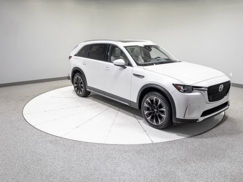 Used 2024 MAZDA CX-90 Plug-In Hybrid w/ Premium Plus AWD/4WD image 32