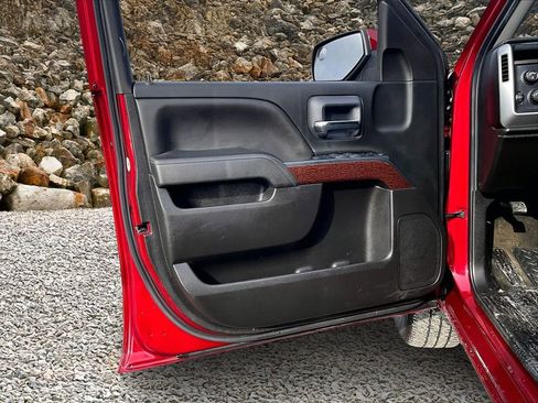 Used 2018 GMC Sierra 1500 SLE w/ SLE Value Package image 21