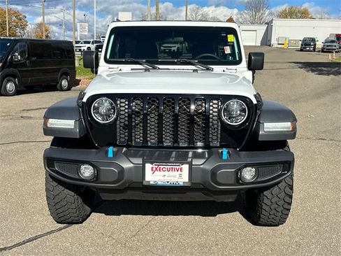 Used 2023 Jeep Wrangler Unlimited w/ Cold Weather Group image 6