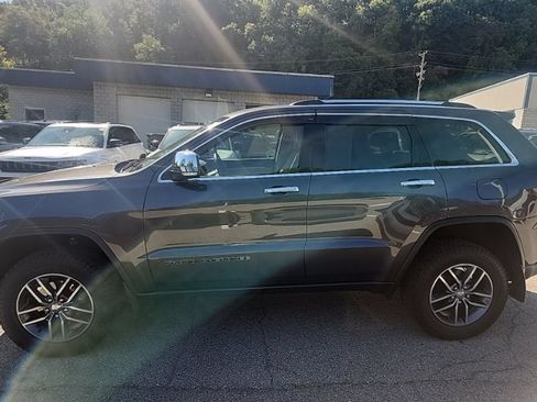 Used 2018 Jeep Grand Cherokee Limited AWD/4WD image 4