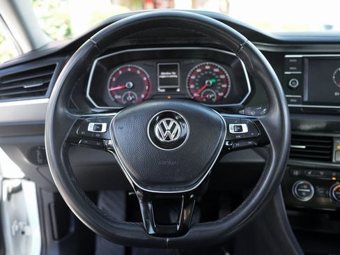 Used 2020 Volkswagen Jetta SE image 19