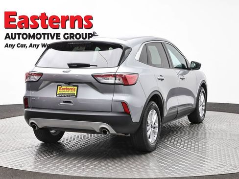 Used 2022 Ford Escape SE FWD image 5
