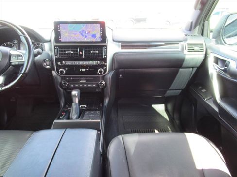 Used 2022 Lexus GX 460 Premium w/ Premium Package image 14