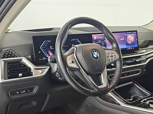 Used 2025 BMW X7 xDrive40i AWD/4WD image 16