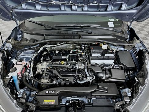 Used 2024 Toyota Corolla Cross LE image 31