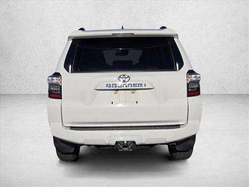 Used 2022 Toyota 4Runner SR5 image 7