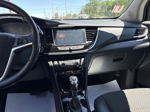 Used 2021 Buick Encore Preferred AWD/4WD image 24