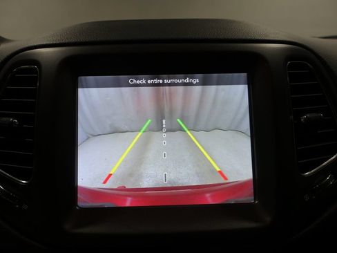 Used 2018 Jeep Compass Trailhawk w/ Cold Weather Group AWD/4WD image 25