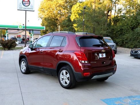 Used 2022 Chevrolet Trax LT w/ LT Convenience Package AWD/4WD image 5