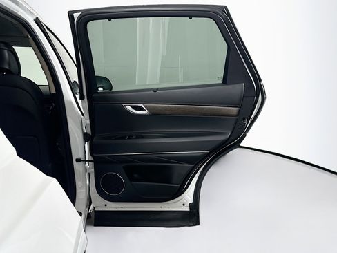 Used 2024 Genesis GV80 2.5T image 31