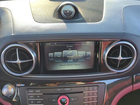 Used 2018 Mercedes-Benz SL 550 image 16