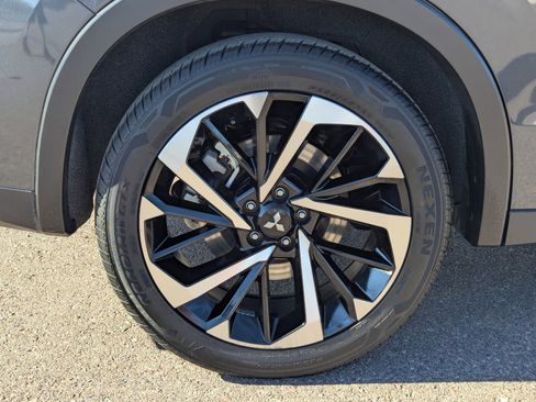 Used 2024 Mitsubishi Outlander SE image 10