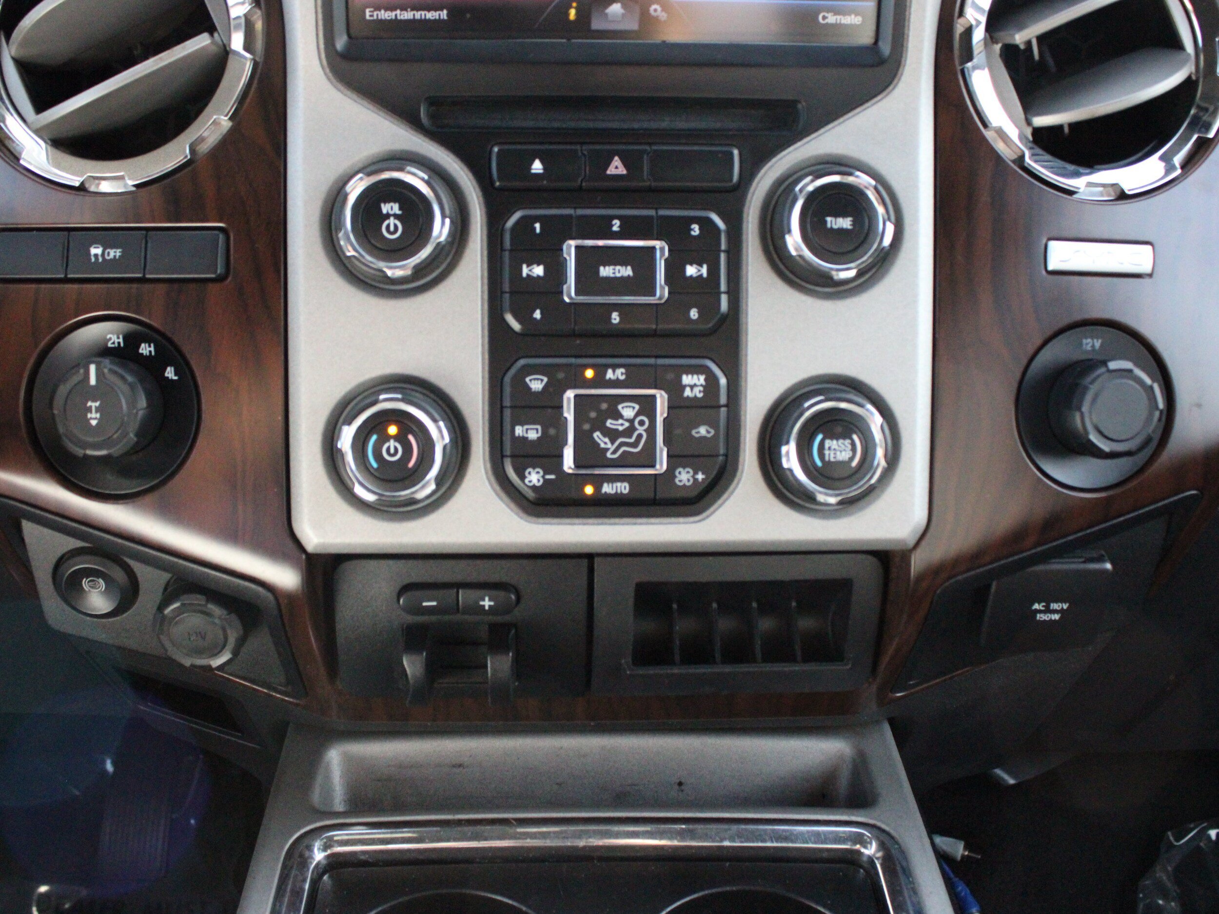 Used 2016 Ford F250 Lariat w/ Lariat Interior Package AWD/4WD image 29