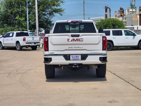 Used 2024 GMC Sierra 2500 Denali w/ Denali Reserve Package AWD/4WD image 8