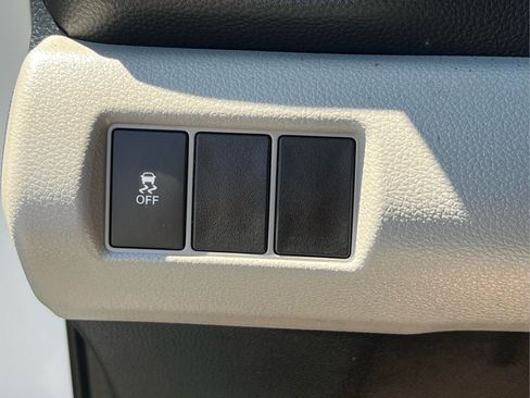 Used 2023 Honda Pilot LX image 19