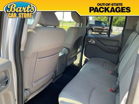 Used 2013 Nissan Frontier SV w/ SV Value Truck Pkg AWD/4WD image 18