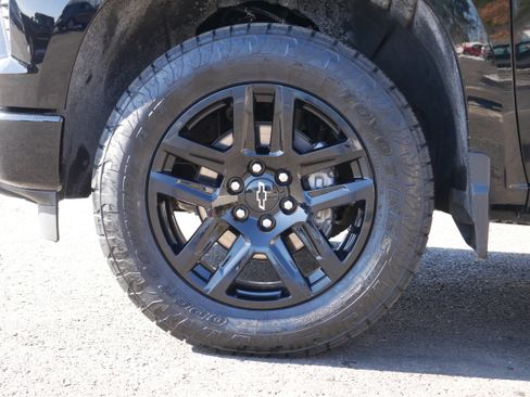 Certified 2025 Chevrolet Silverado 1500 RST AWD/4WD image 12