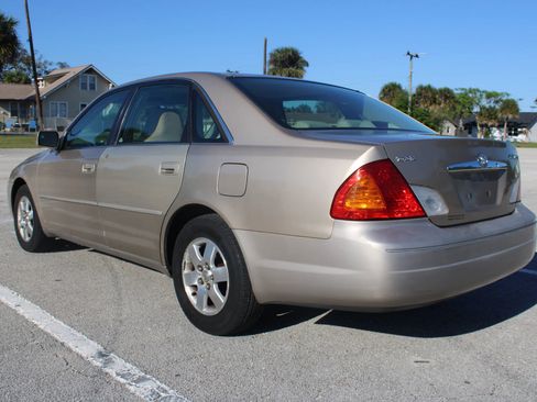 Used 2001 Toyota Avalon XL FWD image 7