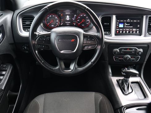 Used 2022 Dodge Charger SXT w/ Blacktop Package image 9