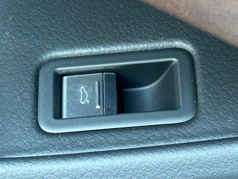 New 2025 Audi A8 L 3.0T image 62