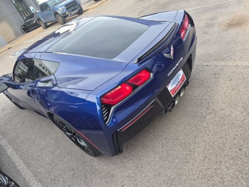 Used 2017 Chevrolet Corvette Stingray Coupe w/ 1LT RWD image 16