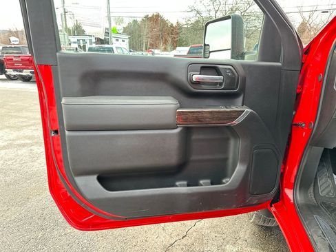 Used 2025 GMC Sierra 2500 SLE image 10