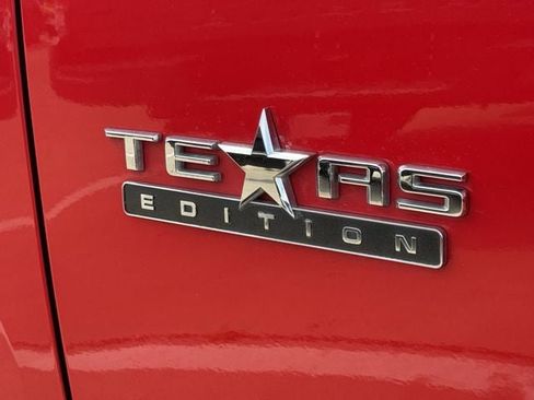 Used 2022 Chevrolet Silverado 1500 LT w/ Z71 Off-Road Package AWD/4WD image 11