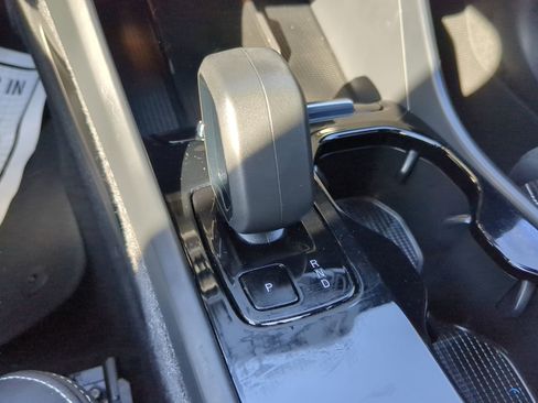 Used 2023 Volvo XC40 Recharge Plus image 56