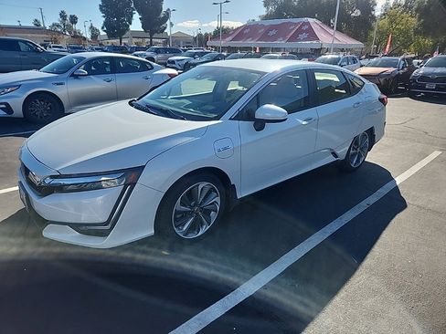 Used 2018 Honda Clarity Touring image 1