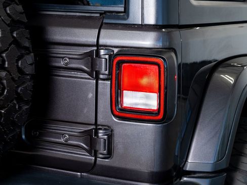 Used 2021 Jeep Wrangler Unlimited Sahara w/ Uconnect 4C Nav & Sound Group image 27