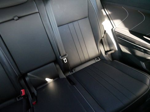 Certified 2024 Volkswagen Tiguan SE R-Line image 14