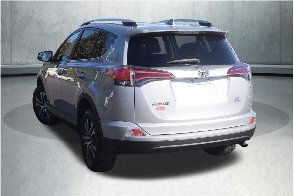 Used 2016 Toyota RAV4 LE AWD/4WD image 17