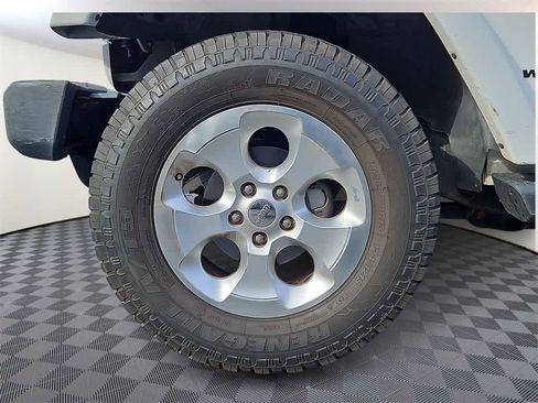 Used 2013 Jeep Wrangler Unlimited Sahara w/ Dual Top Group image 8