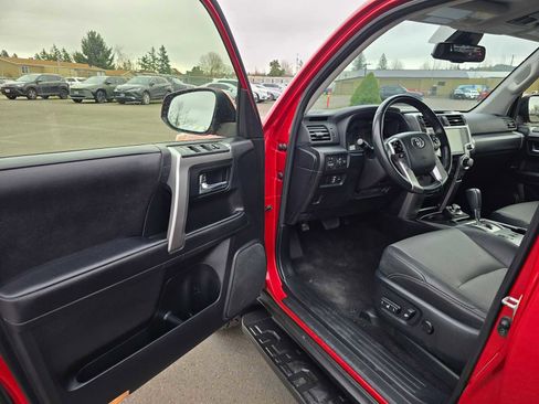 Used 2024 Toyota 4Runner SR5 Premium image 23