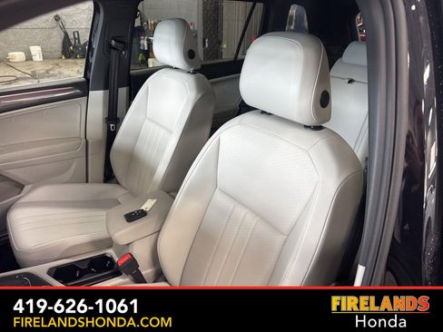 Used 2023 Volkswagen Tiguan SE R-Line image 13