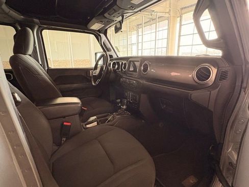 Used 2018 Jeep Wrangler Unlimited Sahara w/ Dual Top Group image 16