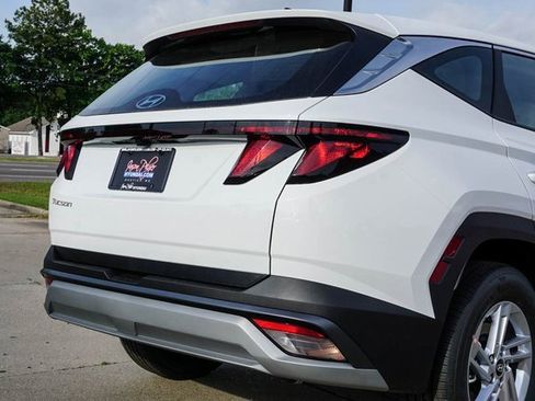 Certified 2025 Hyundai Tucson SE image 5