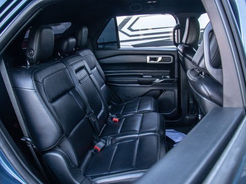 Used 2020 Ford Explorer XLT w/ Equipment Group 202A image 23