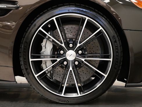 Used 2014 Aston Martin Vanquish Coupe image 33