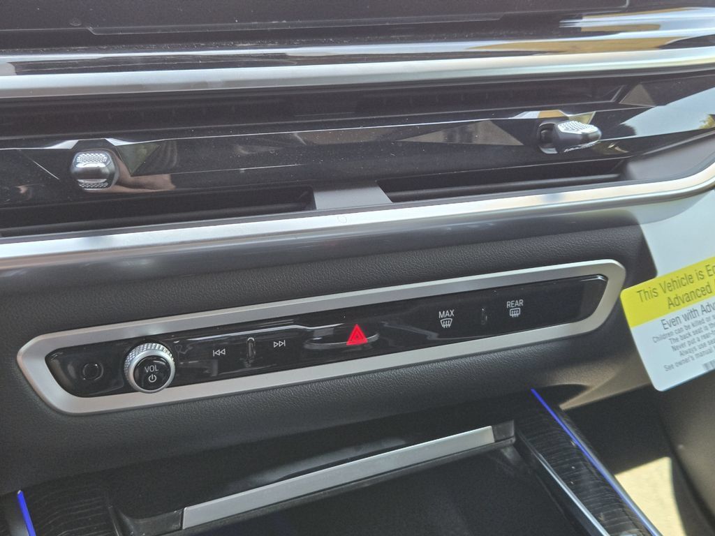 Certified 2025 BMW X7 M60i AWD/4WD image 24