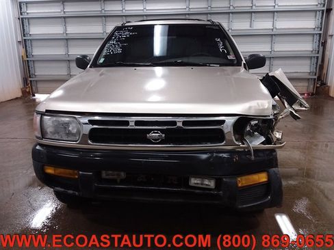 Used 1998 Nissan Pathfinder SE image 7