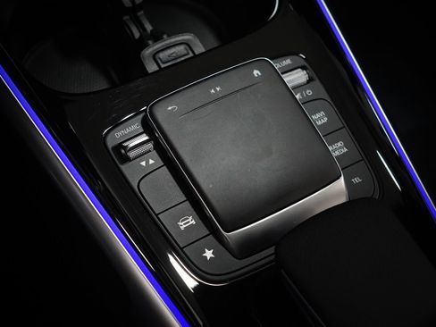 Certified 2023 Mercedes-Benz GLB 250 image 28