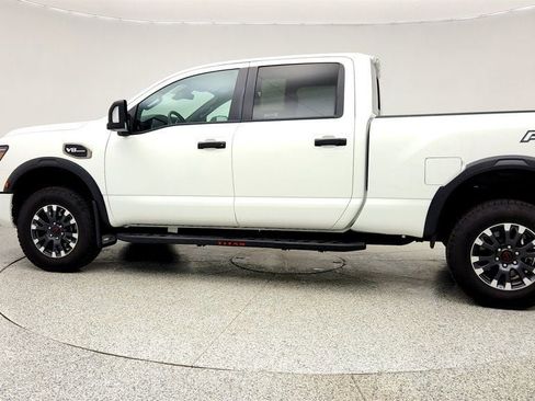 Used 2024 Nissan Titan PRO-4X w/ Pro-4x Convenience Package AWD/4WD image 8
