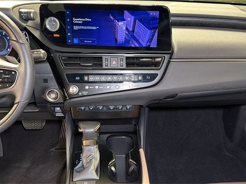 Used 2024 Lexus ES 350 Luxury w/ Technology Package image 16