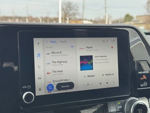 Used 2025 Toyota Highlander LE image 4