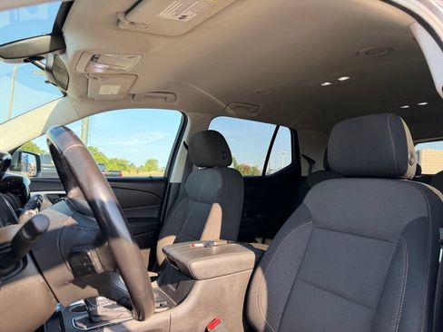 Used 2019 Chevrolet Traverse LT FWD image 15