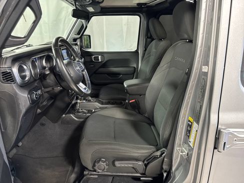 Used 2021 Jeep Wrangler Unlimited Sahara AWD/4WD image 3