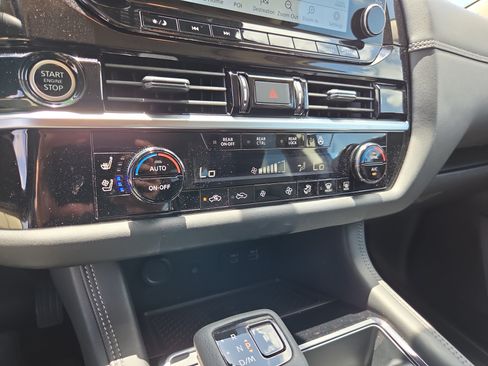 Used 2024 Nissan Pathfinder Platinum w/ Cargo Package FWD image 23